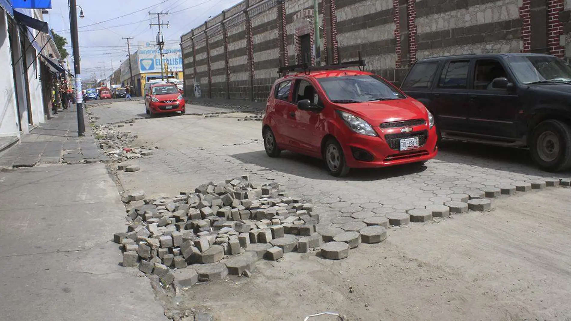 A casi 11 meses de que se hayan frenado las obras de las calles 8, 10, 12 y 14 Poniente-Oriente en el Centro Histórico de Puebla, éstas siguen inconclusas